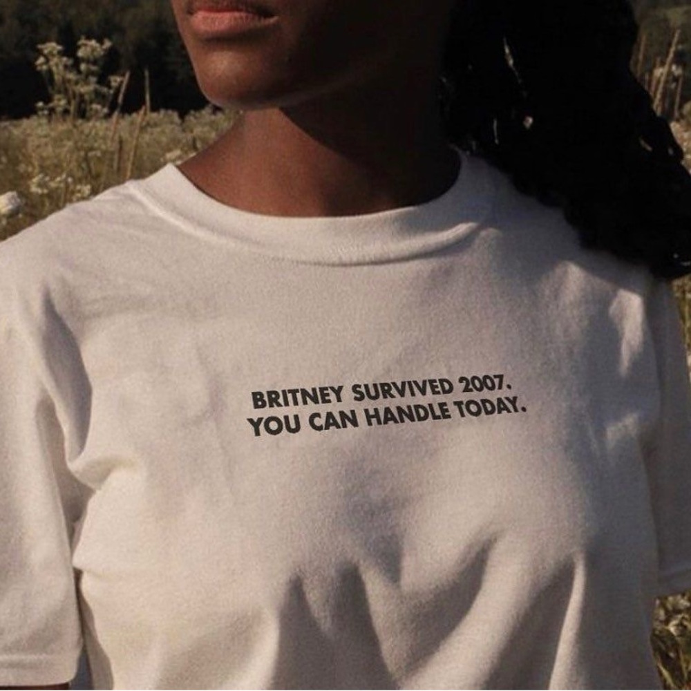 Brittney Survived 2007 Graphic T Shirt - Picture 2 of 2